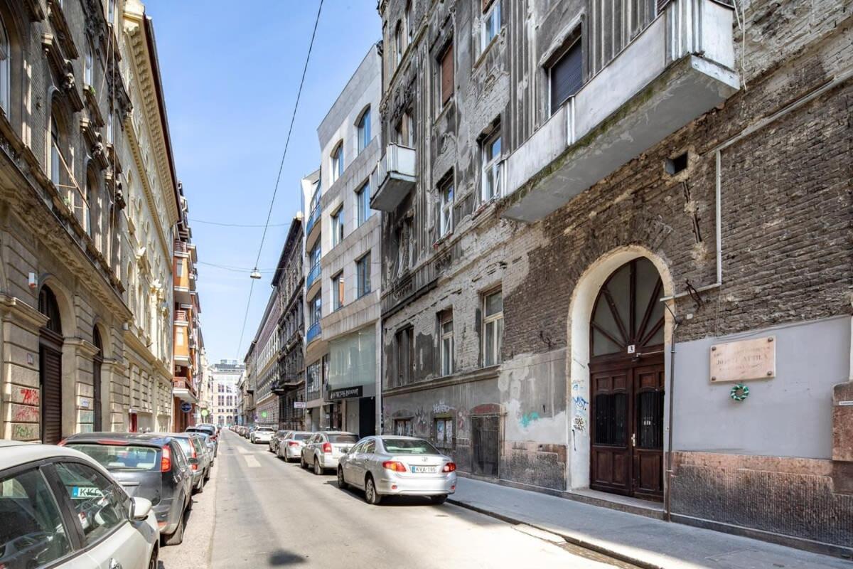 Central - New - Quiet Sleep Apartment Budapest Exterior photo